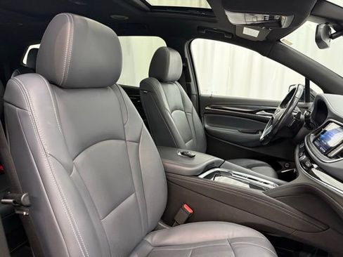 Used 2022 Buick Enclave Essence w/ Experience Buick Package image 29