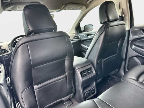 Used 2020 Ford Edge SEL w/ Convenience Package AWD/4WD image 19