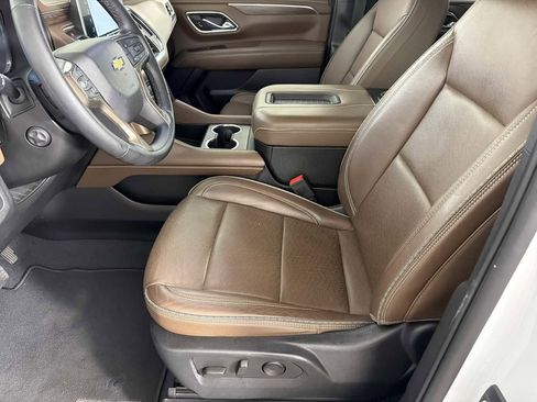 Used 2023 Chevrolet Tahoe High Country image 14