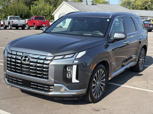 Used 2025 Hyundai Palisade Calligraphy AWD/4WD image 3