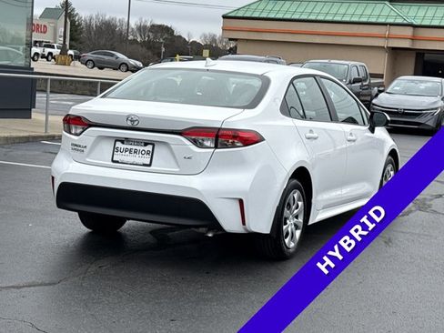 Used 2025 Toyota Corolla LE image 3