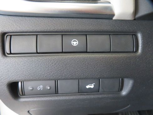 Used 2022 Nissan Rogue SV w/ SV Premium Package image 49