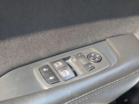 Used 2019 Dodge Challenger SXT RWD image 16