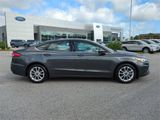 Used 2020 Ford Fusion SE image 3