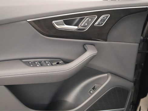 New 2025 Audi Q8 Premium Plus image 23