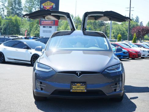 Used 2018 Tesla Model X 75D AWD/4WD image 10