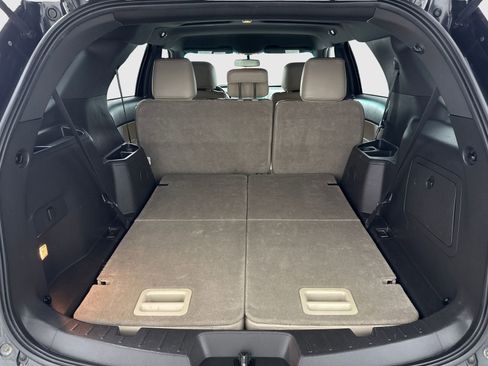 Used 2014 Ford Explorer XLT w/ Equipment Group 202A AWD/4WD image 47
