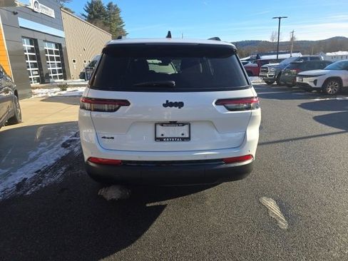 New 2025 Jeep Grand Cherokee L Laredo image 5
