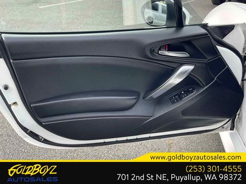 Used 2017 FIAT 124 Spider Classica RWD image 21