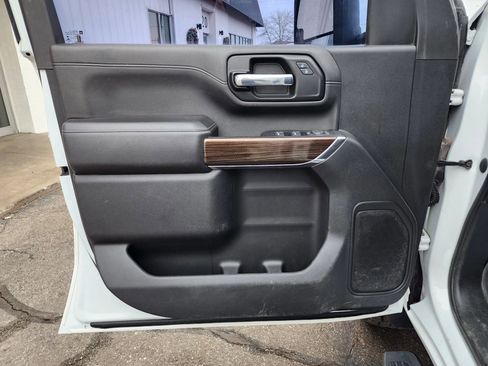 Used 2023 Chevrolet Silverado 2500 LT w/ Convenience Package image 11