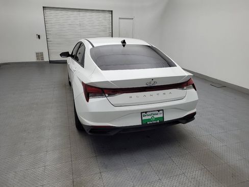Used 2022 Hyundai Elantra SEL FWD image 6