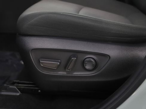 Used 2022 Toyota RAV4 XLE image 27