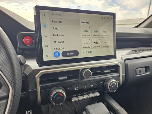 Used 2024 Toyota Tacoma TRD Sport image 24