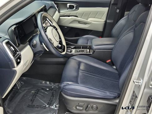 Certified 2023 Kia Sorento SX Prestige AWD/4WD image 10