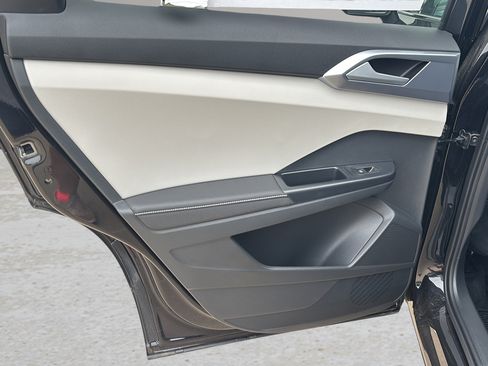 New 2026 Volkswagen Taos SE AWD/4WD image 14