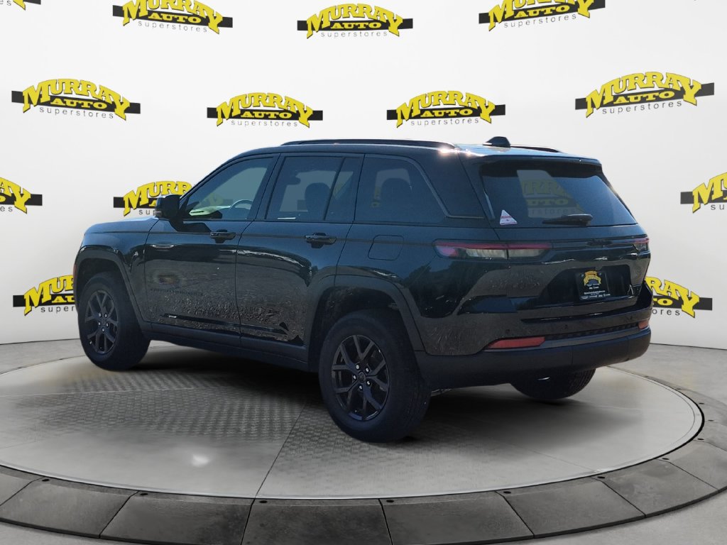 New 2027 Jeep Grand Cherokee Altitude RWD image 3