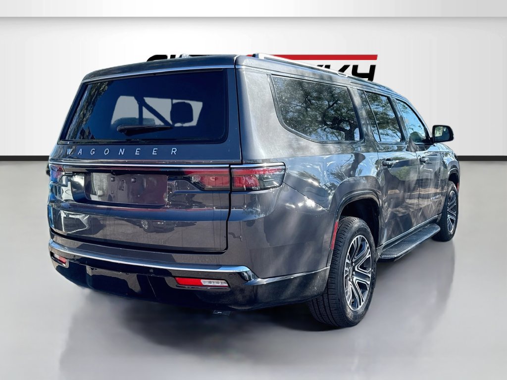 Used 2025 Jeep Wagoneer L Series II w/ 8-pass Seating Package AWD/4WD image 7