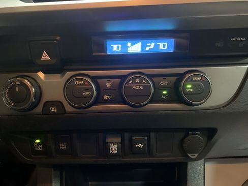 Used 2022 Toyota Tacoma SR5 image 21