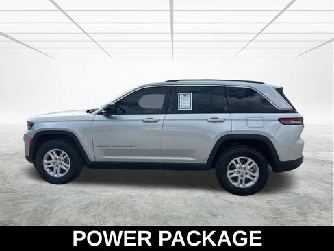 Certified 2023 Jeep Grand Cherokee Laredo w/ Luxury Tech Group I image 8