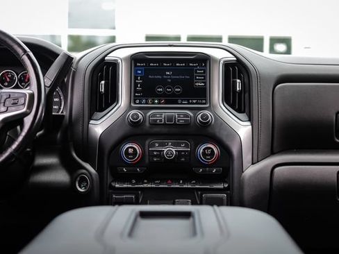 Used 2020 Chevrolet Silverado 1500 RST AWD/4WD image 31