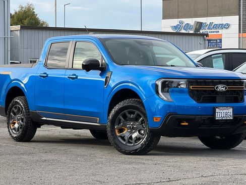 Used 2025 Ford Maverick Tremor image 2