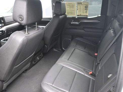 Used 2024 GMC Sierra 1500 SLT image 18