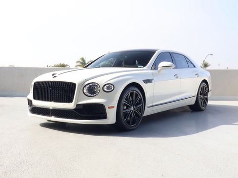 Used 2022 Bentley Flying Spur V8 image 8