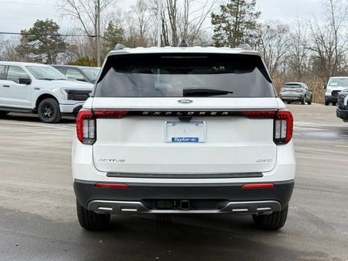 New 2026 Ford Explorer Active w/ Active Comfort Package image 5