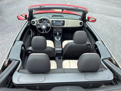 Used 2018 Volkswagen Beetle 2.0T Coast FWD image 15
