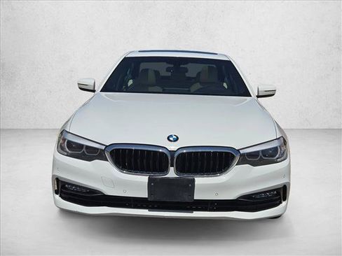 Used 2018 BMW 530i RWD image 2