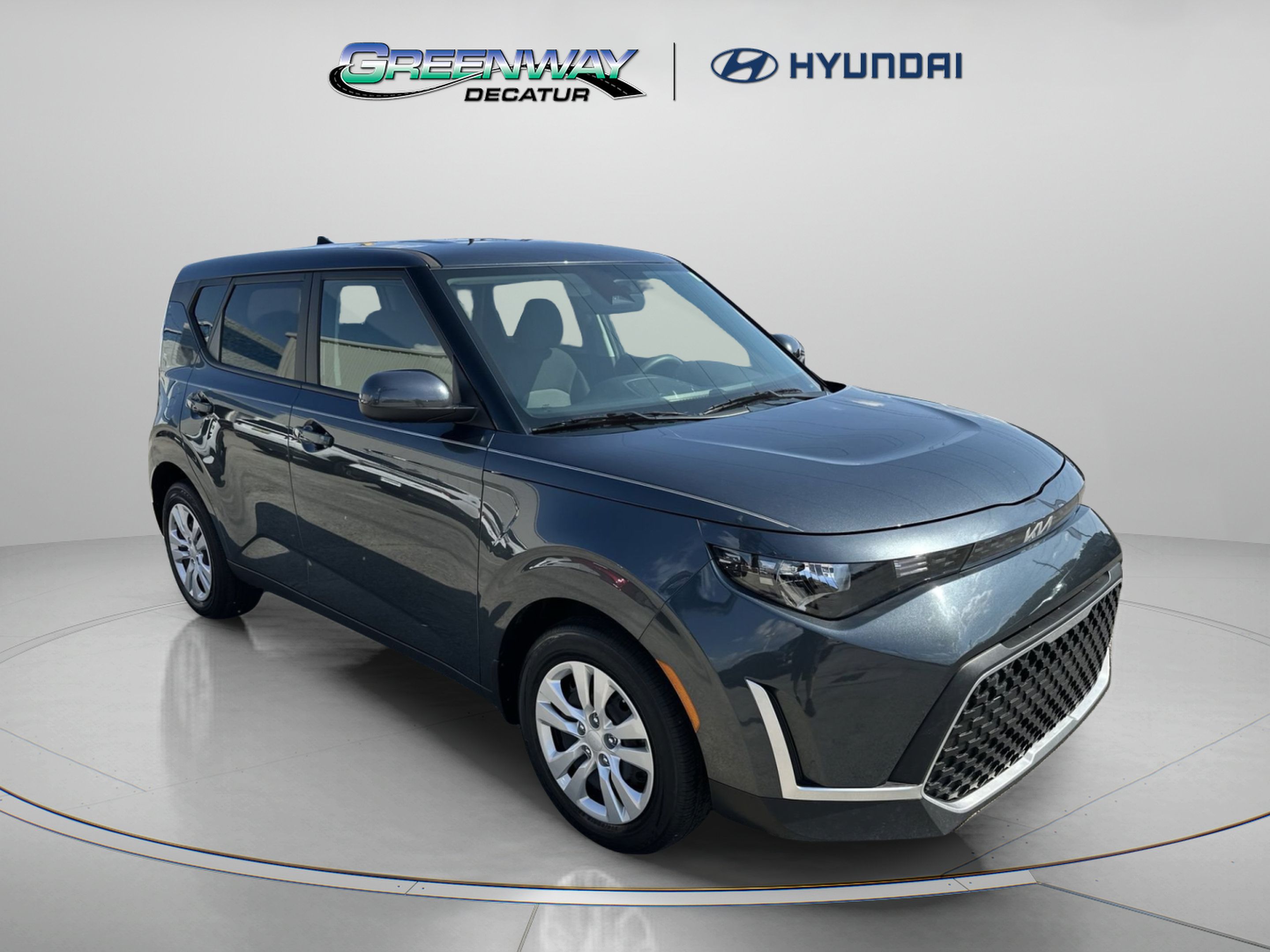 Used 2025 Kia Soul LX FWD image 1