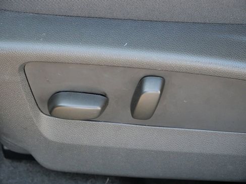 Used 2023 Buick Envision Essence w/ Sport Touring Package image 33