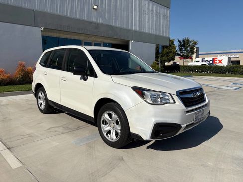 Used 2018 Subaru Forester 2.5i AWD/4WD image 3