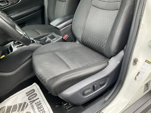 Used 2019 Nissan Rogue SV AWD/4WD image 22