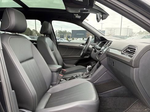 Used 2024 Volkswagen Tiguan SE R-Line image 18