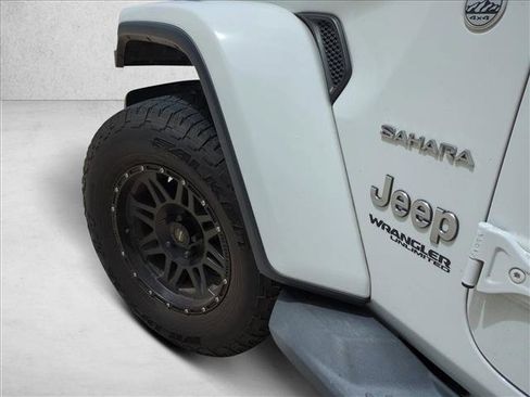 Used 2018 Jeep Wrangler Unlimited Sahara w/ Safety Group image 7