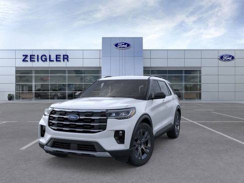 New 2026 Ford Explorer Active w/ Active Comfort Package image 2