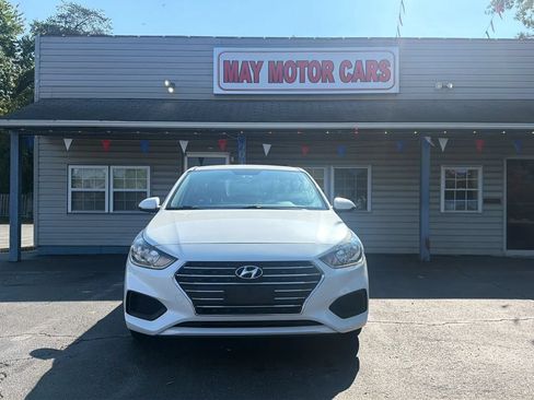 Used 2020 Hyundai Accent SE FWD image 2