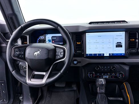 Used 2023 Ford Bronco Badlands image 3