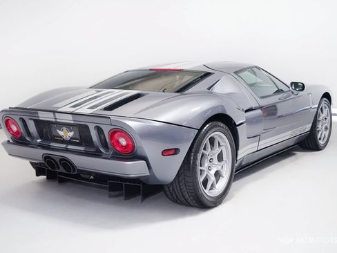 Used 2006 Ford GT RWD image 5