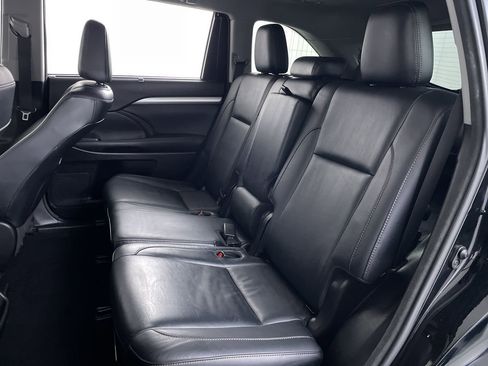 Used 2017 Toyota Highlander XLE image 23