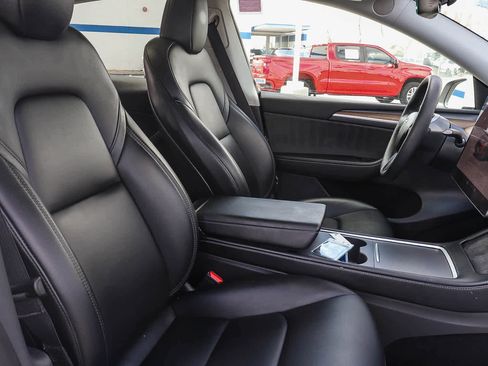 Used 2023 Tesla Model Y Long Range image 18