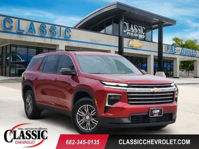 Used 2025 Chevrolet Traverse LT w/ Driver Confidence Package
