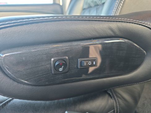 Used 2021 Chevrolet Express 2500 LS w/ Enhanced Convenience Package image 17