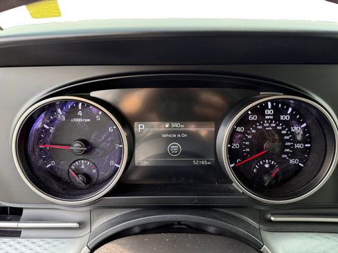 Used 2024 Kia Carnival LX image 11