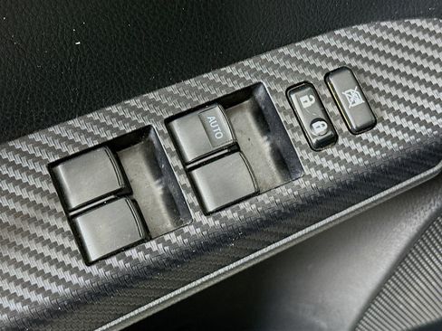 Used 2015 Toyota RAV4 LE image 15