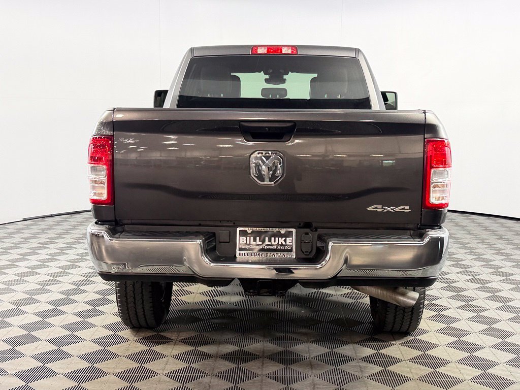 Used 2024 RAM 3500 Tradesman w/ Chrome Appearance Group AWD/4WD image 6