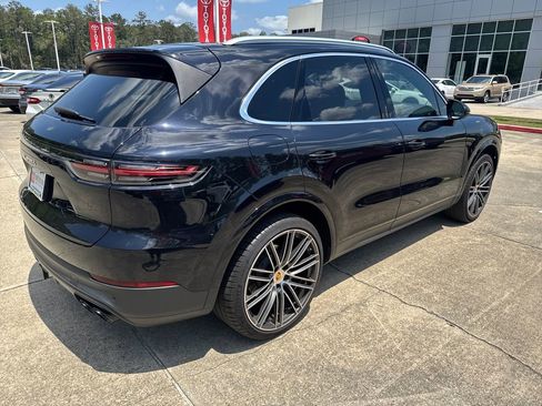 Used 2021 Porsche Cayenne S AWD/4WD image 7