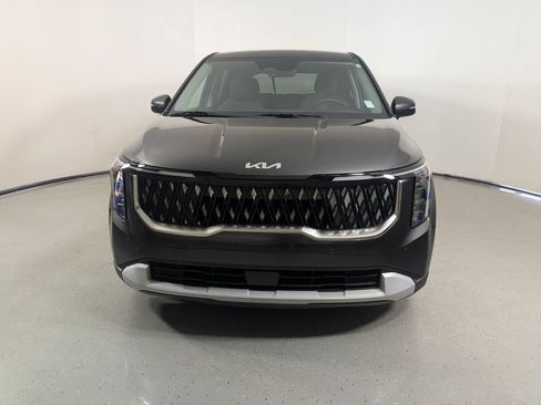 Used 2026 Kia Carnival LX FWD image 2
