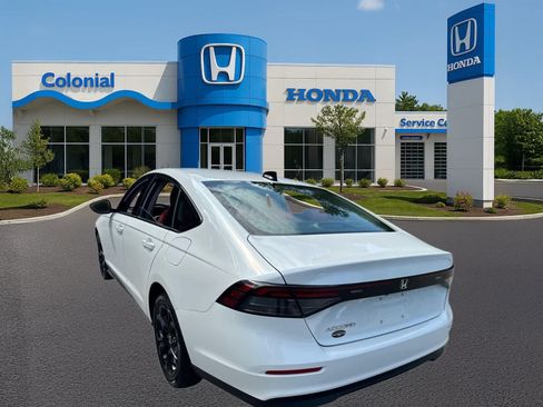 Used 2025 Honda Accord SE image 4